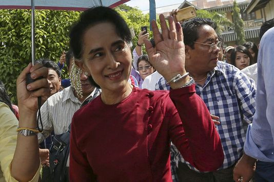 Myanmar : Aung San Suu Kyi élue députée de la chambre basse ảnh 1
