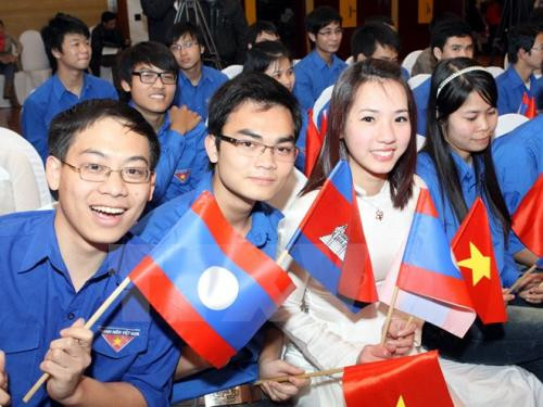Vietnam-Laos-Cambodge: les jeunes coopèrent dans le développement économique ảnh 1