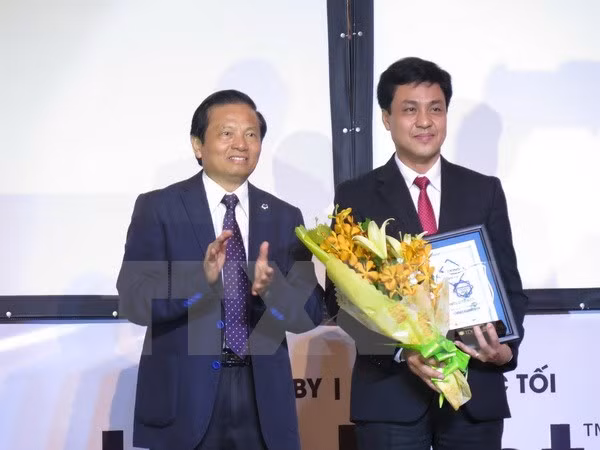 Remise des prix des meilleures banques du Vietnam 2015 ảnh 1