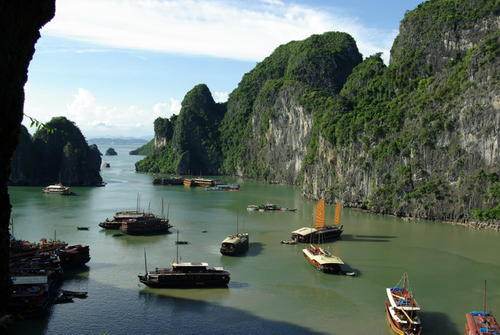 La baie d’Ha Long dans le top 10 des côtes les plus impressionnantes de la planète ảnh 1 La baie d’Ha Long dans le top 10 des côtes les plus impressionnantes de la planète ảnh 1