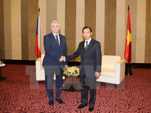 Le président du Sénat tchèque Milan Stech visite la ville de Da Nang ảnh 1 Le président du Sénat tchèque Milan Stech visite la ville de Da Nang ảnh 1