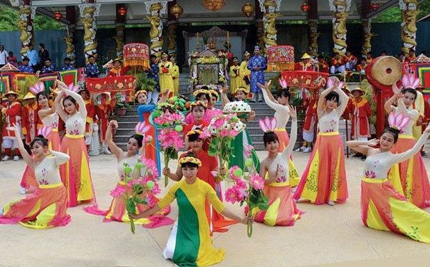 Patrimoine: Soumission à l’UNESCO d’un dossier sur la fête « Ba Chua Xu » de la montagne Sam ảnh 1 Patrimoine: Soumission à l’UNESCO d’un dossier sur la fête « Ba Chua Xu » de la montagne Sam ảnh 1