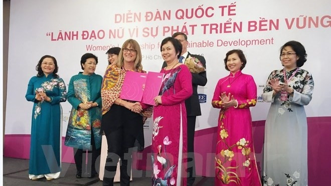 Les femmes dirigeantes vers le développement durable ảnh 1 Les femmes dirigeantes vers le développement durable ảnh 1