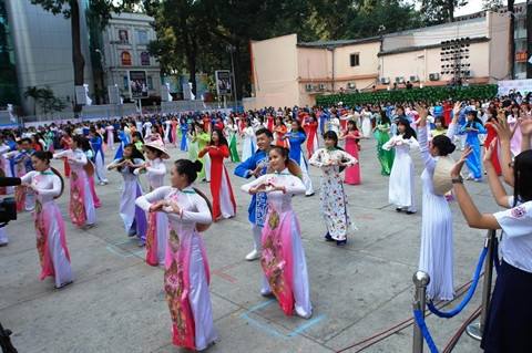 Ouverture de la 3e Fête de l'áo dài de Hô Chi Minh-Ville ảnh 2 Ouverture de la 3e Fête de l'áo dài de Hô Chi Minh-Ville ảnh 2