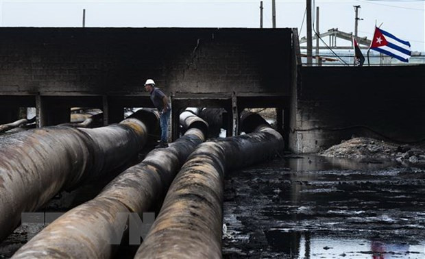 Un don vietnamien de 100.000 dollars à Cuba après l’incendie d’un dépôt pétrolier ảnh 1 Un don vietnamien de 100.000 dollars à Cuba après l’incendie d’un dépôt pétrolier ảnh 1