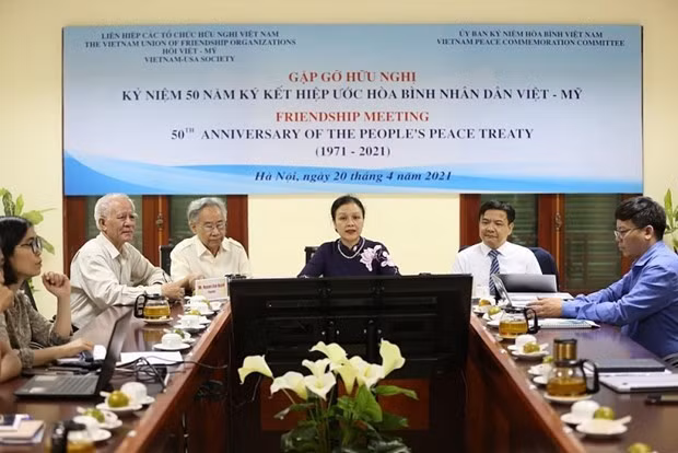 Rencontre marquant le cinquantenaire du Traité de paix des peuples Vietnam - États-Unis ảnh 1 Rencontre marquant le cinquantenaire du Traité de paix des peuples Vietnam - États-Unis ảnh 1