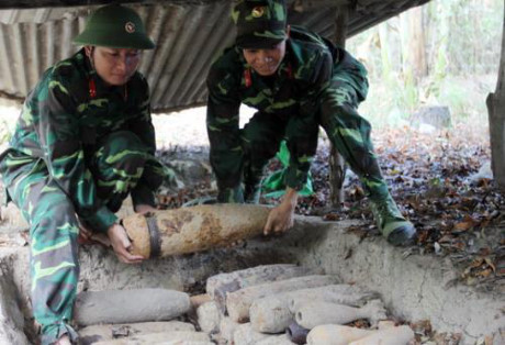 Plus de 10 milliards de dollars pour neutraliser les bombes et mines ảnh 1 Plus de 10 milliards de dollars pour neutraliser les bombes et mines ảnh 1