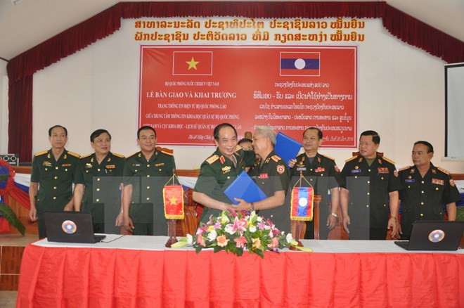 Le Vietnam aide le Laos à concevoir une page web sur la défense ảnh 1 Le Vietnam aide le Laos à concevoir une page web sur la défense ảnh 1
