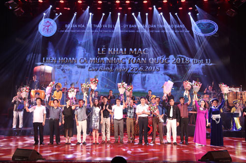 Festival national de chant, de danse et de musique à Cao Bang ảnh 1 Festival national de chant, de danse et de musique à Cao Bang ảnh 1