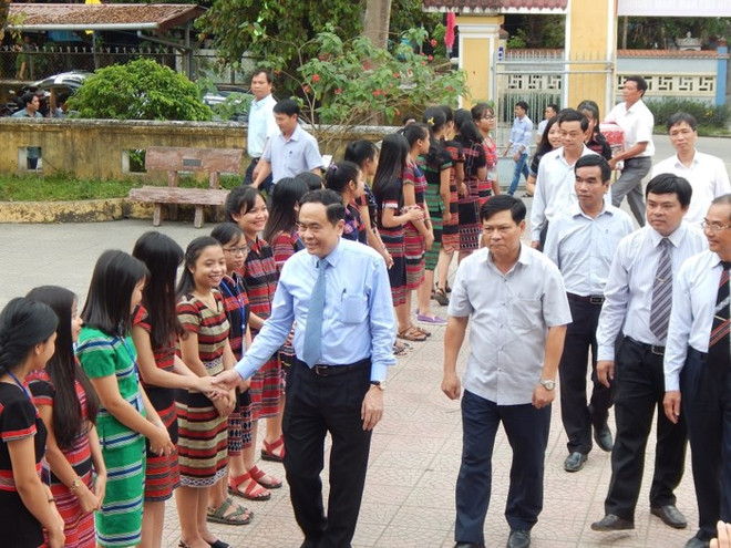 Le président du CC du FPV visite l'école internat pour les minorités ethniques de Thua Thien-Hue ảnh 1 Le président du CC du FPV visite l'école internat pour les minorités ethniques de Thua Thien-Hue ảnh 1
