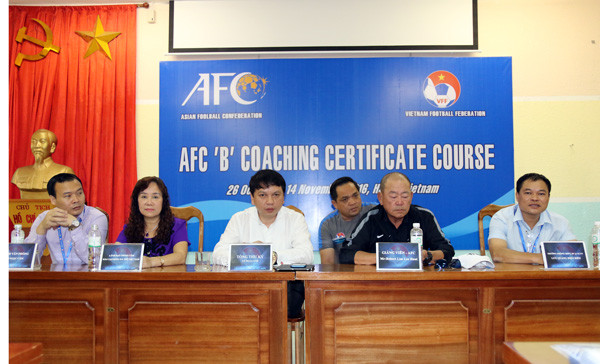 L'AFC organise neuf cours de formation à l’intention des entraîneurs vietnamiens en 2018 ảnh 1 L'AFC organise neuf cours de formation à l’intention des entraîneurs vietnamiens en 2018 ảnh 1