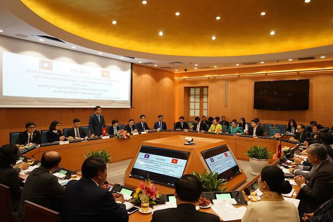 Hanoi et Vientiane échangent des expériences dans la réforme administrative ảnh 1 Hanoi et Vientiane échangent des expériences dans la réforme administrative ảnh 1