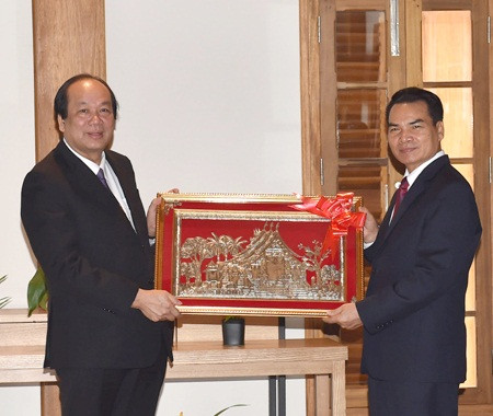 Vietnam-Laos : les deux bureaux gouvernementaux renforcent leur coopération ảnh 1 Vietnam-Laos : les deux bureaux gouvernementaux renforcent leur coopération ảnh 1