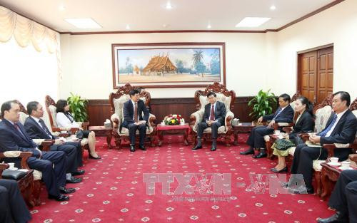 Parquet populaire : le Laos apprécie les expériences vietnamiennes ảnh 1 Parquet populaire : le Laos apprécie les expériences vietnamiennes ảnh 1
