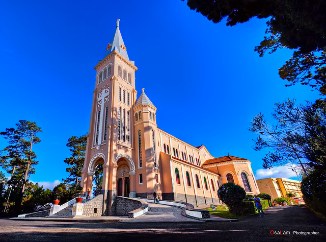 Deux magnifiques cathédrales à Dalat ảnh 1