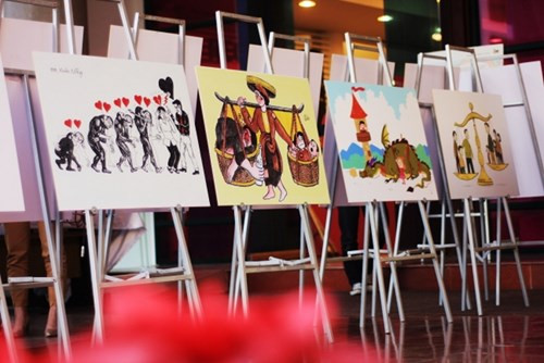 Remise des prix du concours de dessins satiriques sur l’égalité des sexes ảnh 1 Remise des prix du concours de dessins satiriques sur l’égalité des sexes ảnh 1