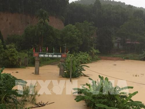 La Croix-Rouge du Vietnam appelle à aider les habitants sinistrés par des catastrophes naturelles ảnh 1