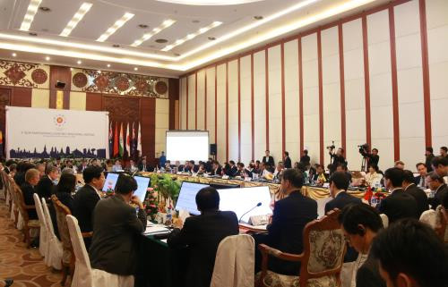 Conférence des ministres de l’Economie du Sommet d’Asie de l’Est au Laos ảnh 1 Conférence des ministres de l’Economie du Sommet d’Asie de l’Est au Laos ảnh 1