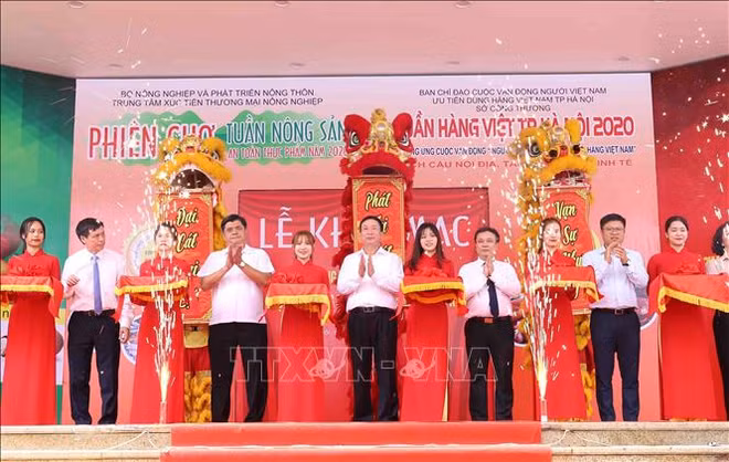Ouverture de la Semaine des produits vietnamiens à Hanoï ảnh 1