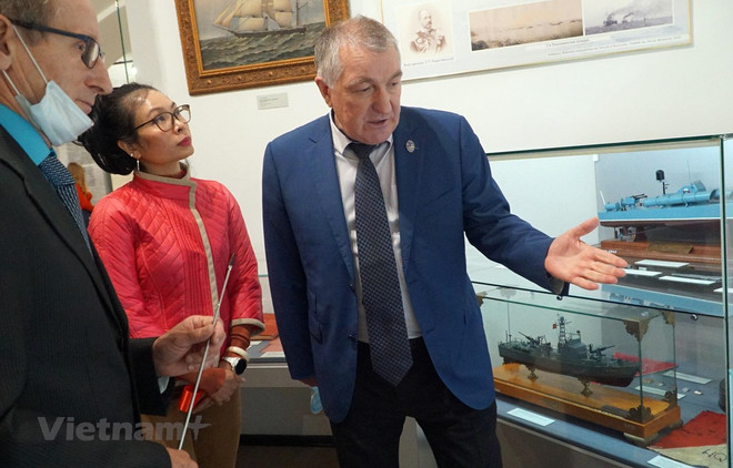 Ouverture de l'exposition « Cam Ranh : coopération militaire Vietnam-Russie » à Saint-Pétersbourg ảnh 1 Ouverture de l'exposition « Cam Ranh : coopération militaire Vietnam-Russie » à Saint-Pétersbourg ảnh 1