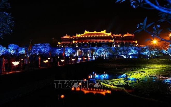 Thua Thien – Hue : à la découverte des "Rues nocturnes de la citadelle impériale de Hue" ảnh 1 Thua Thien – Hue : à la découverte des "Rues nocturnes de la citadelle impériale de Hue" ảnh 1