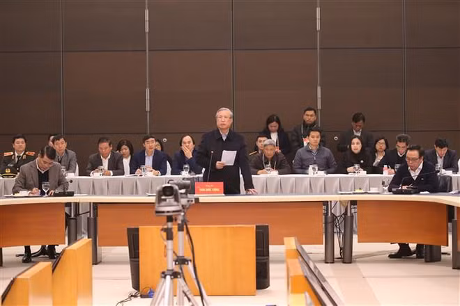 Vérification des préparatifs du 13e Congrès national du Parti ảnh 6