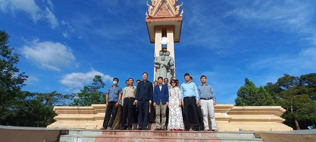 Cambodge : rendre hommage aux héros, martyrs et vétérans vietnamiens à Kep et Kampot ảnh 1 Cambodge : rendre hommage aux héros, martyrs et vétérans vietnamiens à Kep et Kampot ảnh 1