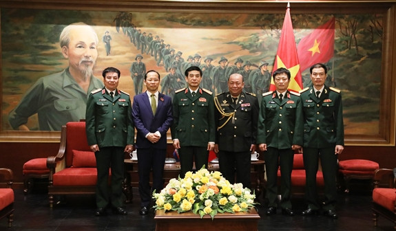 Défense: promouvoir la coopération entre le Vietnam et le Laos, le Cambodge, la Chine et la Russie ảnh 2 Défense: promouvoir la coopération entre le Vietnam et le Laos, le Cambodge, la Chine et la Russie ảnh 2