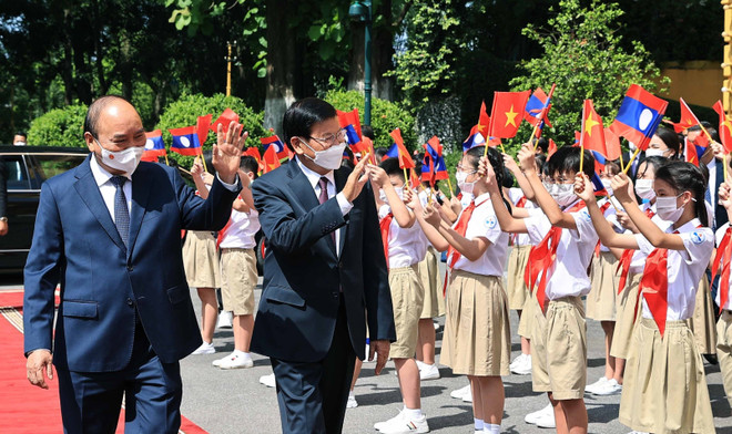 La visite au Vietnam du SG du Parti et du président lao est couverte par la presse lao ảnh 1 La visite au Vietnam du SG du Parti et du président lao est couverte par la presse lao ảnh 1