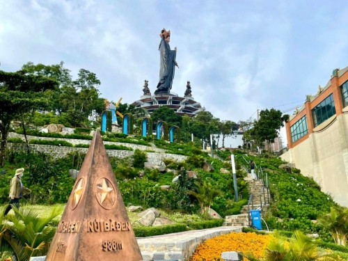Tay Ninh : la visite dans la zone touristique du mont Ba Den est gratuite en 2022 ảnh 1 Tay Ninh : la visite dans la zone touristique du mont Ba Den est gratuite en 2022 ảnh 1