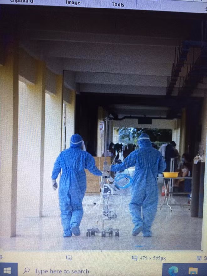 D’anciens patients du COVID-19 se portent volontaires pour servir la communauté ảnh 1
