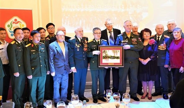Hommage aux anciens experts militaires ayant assisté le Vietnam pendant la lutte pour l’indépendance ảnh 1 Hommage aux anciens experts militaires ayant assisté le Vietnam pendant la lutte pour l’indépendance ảnh 1