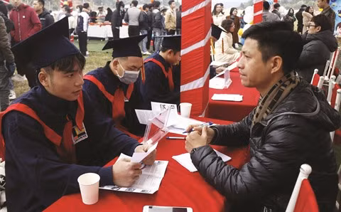 Les diplômés de la saison COVID-19 : une génération chancelante ảnh 2 Les diplômés de la saison COVID-19 : une génération chancelante ảnh 2