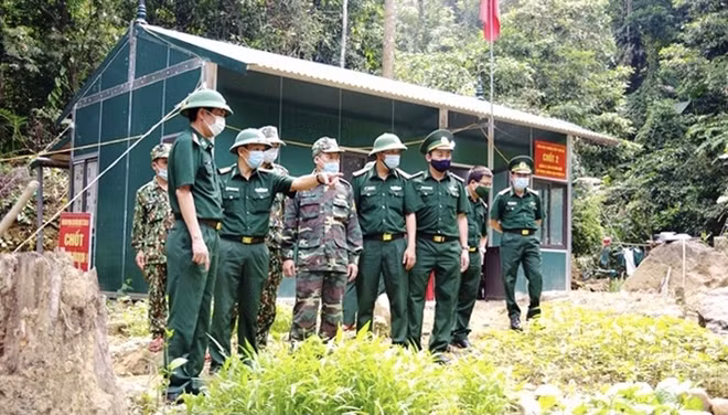 L'Armée renforce son assistance aux localités dans le combat anti-COVID-19 ảnh 1