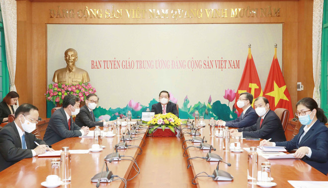 Vietnam et Laos renforcent leur coopération dans la sensibilisation et l'éducation ảnh 1 Vietnam et Laos renforcent leur coopération dans la sensibilisation et l'éducation ảnh 1
