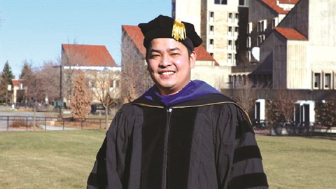 Il veut contribuer à la formation des jeunes scientifiques vietnamiens ảnh 1