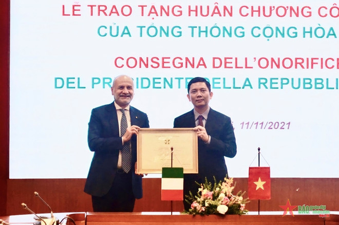 Un professeur associé vietnamien honoré de l’Ordre du mérite de l’Italie ảnh 1 Un professeur associé vietnamien honoré de l’Ordre du mérite de l’Italie ảnh 1