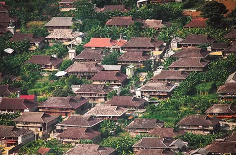 Les tuiles des Nùng promises à un bel avenir ảnh 3 Les tuiles des Nùng promises à un bel avenir ảnh 3