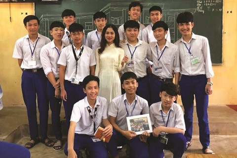 Une enseignante Brâu de 25 ans élue députée ảnh 2 Une enseignante Brâu de 25 ans élue députée ảnh 2