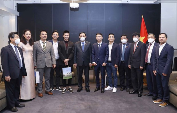 Le président de l'AN Vuong Dinh Hue poursuit ses activités en Finlande ảnh 3 Le président de l'AN Vuong Dinh Hue poursuit ses activités en Finlande ảnh 3