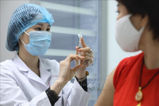 Vaccin Nano Covax : deuxièmes injections de la 2e phase pour 26 volontaires ảnh 1 Vaccin Nano Covax : deuxièmes injections de la 2e phase pour 26 volontaires ảnh 1