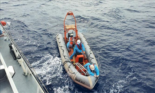 Sauvetage d’un pêcheur vietnamien en détresse au large de Truong Sa (Spratley) ảnh 1 Sauvetage d’un pêcheur vietnamien en détresse au large de Truong Sa (Spratley) ảnh 1