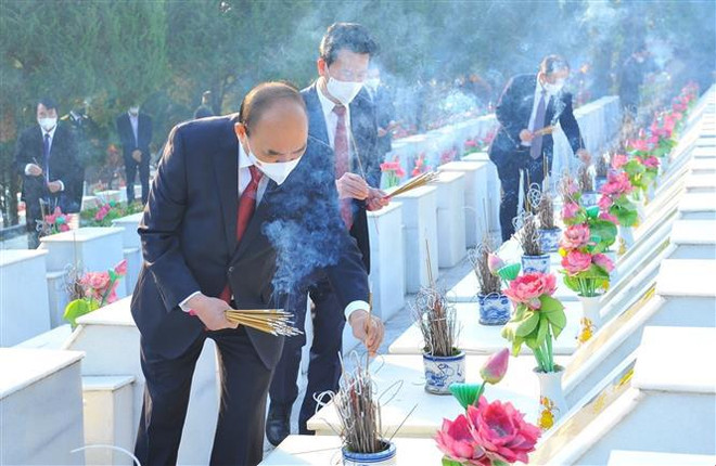 Le président Nguyên Xuân Phuc exhorte Ha Giang à promouvoir des politiques éducatives ảnh 3 Le président Nguyên Xuân Phuc exhorte Ha Giang à promouvoir des politiques éducatives ảnh 3