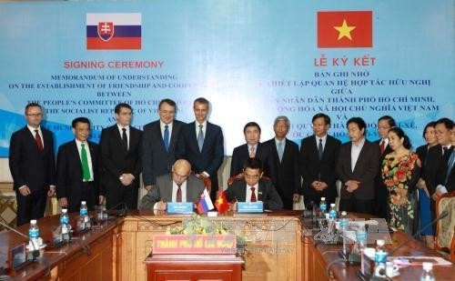 Signature d'un protocole d'accord de coopération entre HCM-Ville et la ville slovaque de Košice ảnh 1 Signature d'un protocole d'accord de coopération entre HCM-Ville et la ville slovaque de Košice ảnh 1
