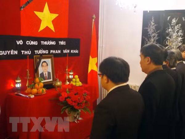 Hommage à l'ancien Premier ministre Phan Van Khai à l'étranger ảnh 1