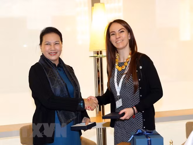 Nguyen Thi Kim Ngan rencontre la présidente de l'UIP ảnh 1