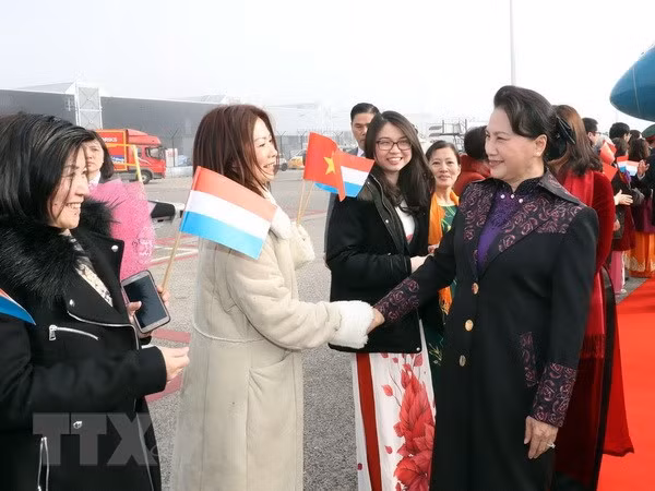 La présidente de l'AN entame une visite officielle aux Pays-Bas ảnh 1