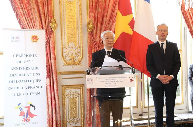 Célébration du 45e anniversaire des relations Vietnam-France à Paris ảnh 1 Célébration du 45e anniversaire des relations Vietnam-France à Paris ảnh 1