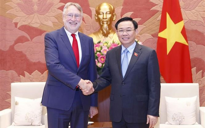 Le Vietnam souhaite approfondir ses relations avec l’Union européenne ảnh 1 Le Vietnam souhaite approfondir ses relations avec l’Union européenne ảnh 1
