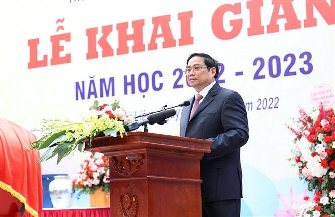 Le PM assiste à la rentrée scolaire à l’école primaire Đoàn Thị Điểm ảnh 2 Le PM assiste à la rentrée scolaire à l’école primaire Đoàn Thị Điểm ảnh 2